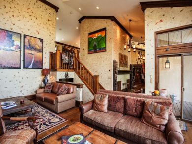 Luxury Alpine Style Huge Vacation Retreat Ski in Ski Out